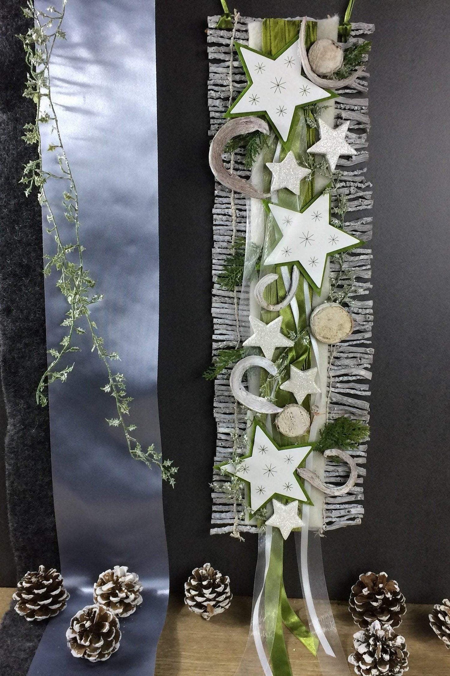 Weihnachten Advent Türdeko Türdekoration Türkranz Stern Birke Reebmatte – handgemacht aus Seiden- und Kunstblumen, langlebig & pflegeleicht von SarahsFlowerStudio