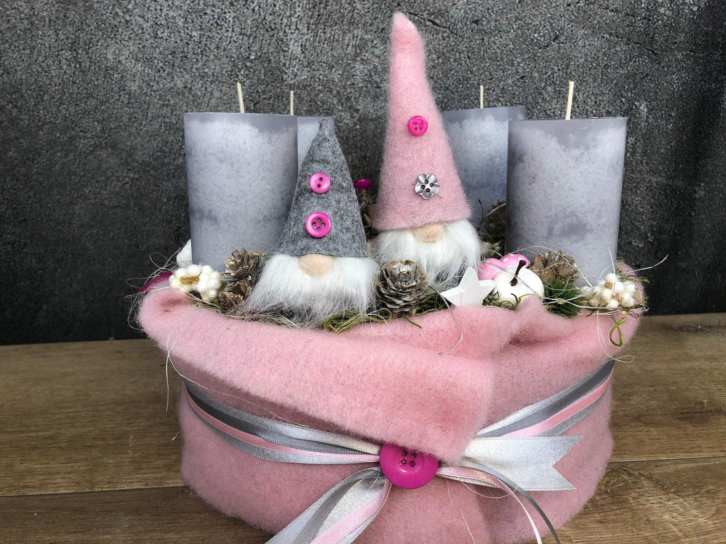 Adventskranz Adventskalender – handgemacht aus Seiden- und Kunstblumen, langlebig & pflegeleicht von SarahsFlowerStudio