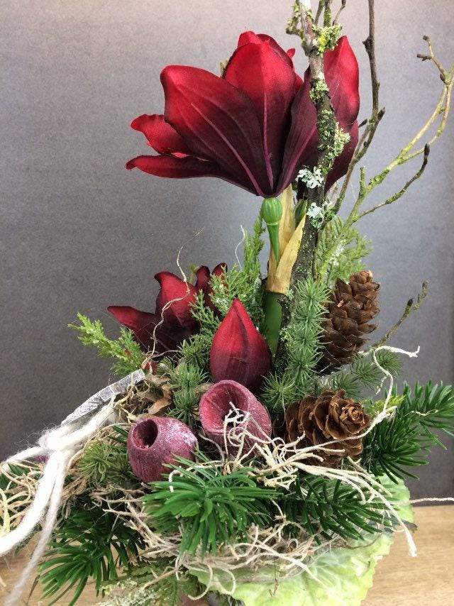 Grabgesteck Grabschmuck Grabvase Grabstrauß Grabdekoration Grabschmuck Allerheiligen Tannen Exoten Rosen Efeu Filzschnur Amaryllis – handgemacht aus Seiden- und Kunstblumen, langlebig & pflegeleicht von SarahsFlowerStudio