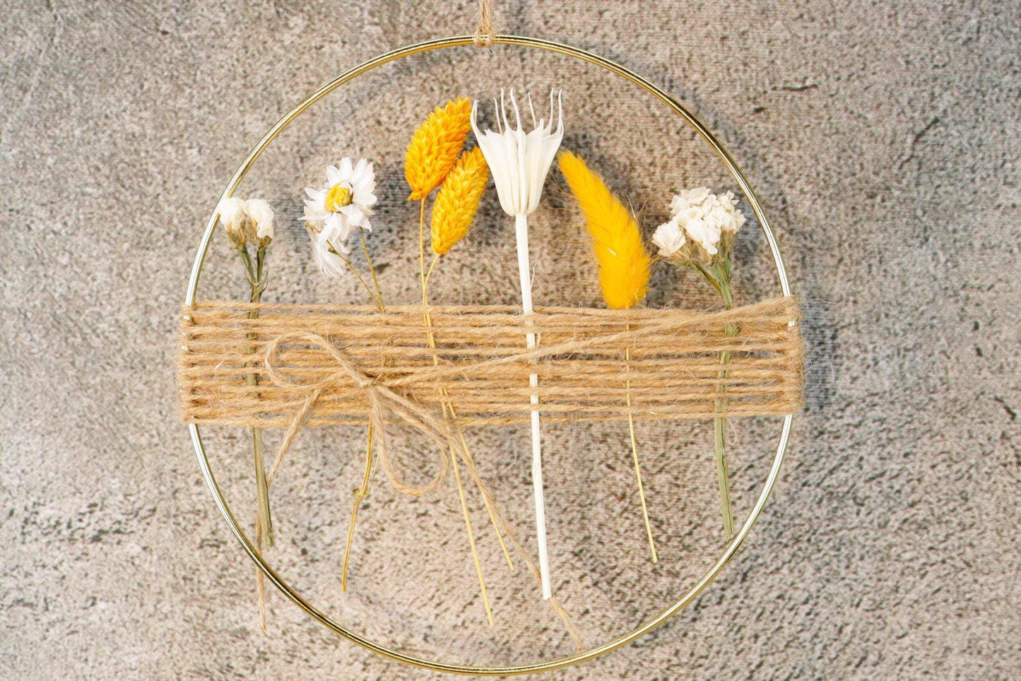 Türkranz Kranz Ring Gräser Wandkranz Trockenblumen Natur natürlich Hoop Fensterdeko – handgemacht aus Seiden- und Kunstblumen, langlebig & pflegeleicht von SarahsFlowerStudio