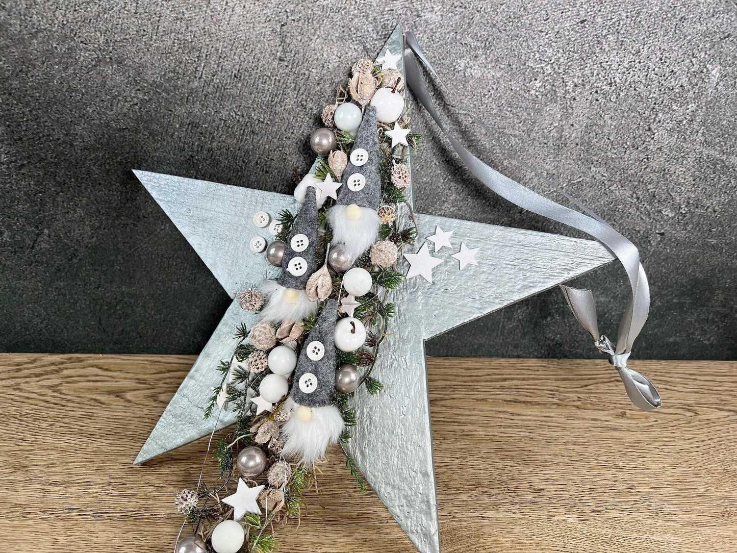 Advent Türkranz Stern 40cm Wichtel Stern Türdekoration Türschmuck Fensterdeko Weihnachten Weihnachtsdekoration – handgemacht aus Seiden- und Kunstblumen, langlebig & pflegeleicht von SarahsFlowerStudio