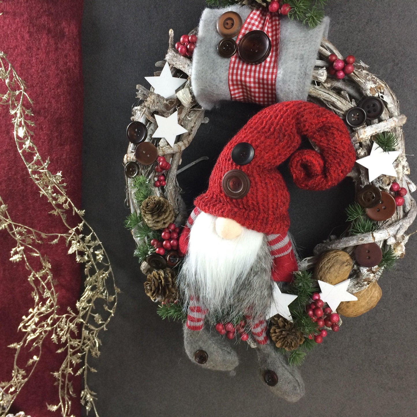 Wundervoller Advent Türkranz mit Wichtel – Handgefertigte Weihnachtsdekoration