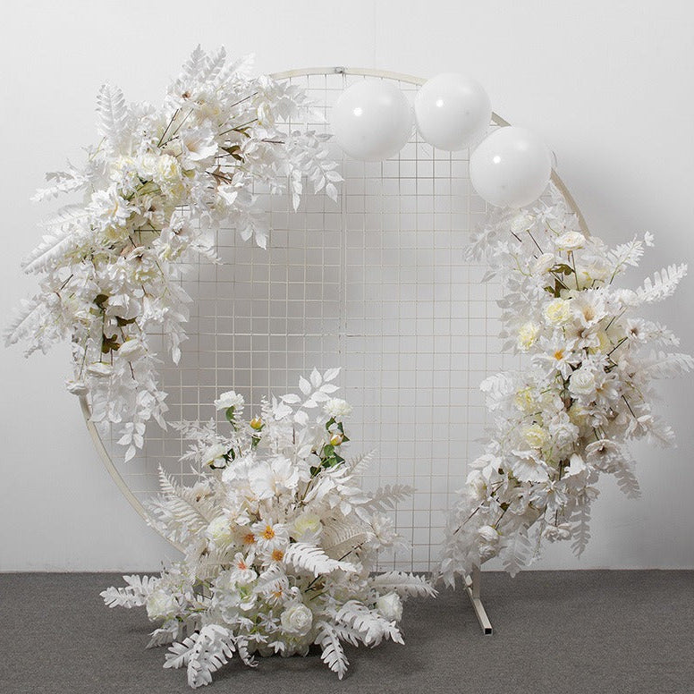 Premium Seidenblumen Gesteck in Weiß – handgefertigtes Arrangement aus Rosen, Klematis und Ranunkeln in Elfenbei