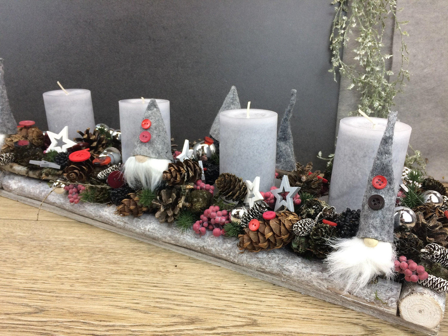 Moderne Längliche Adventskranz mit Wichtel 60cm