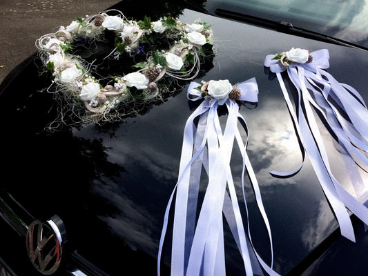 Elegantes handgefertigtes Autoschmuck Set – Individuell gestaltete Hochzeitsdekoration im 3-teiligen Unikat Design