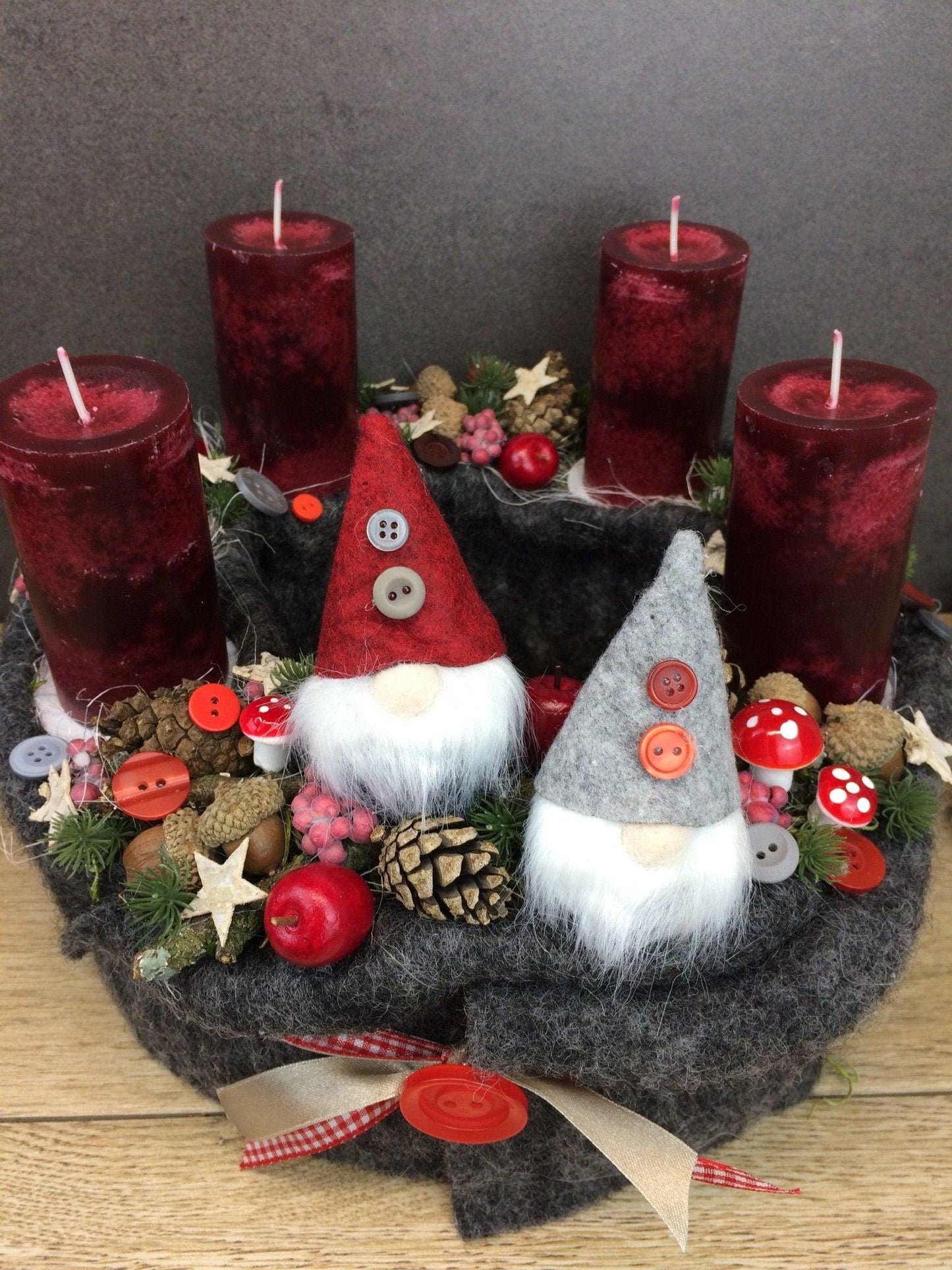 Romantischer Adventskranz mit Wichteln - Handgefertigte Weihnachtsdeko