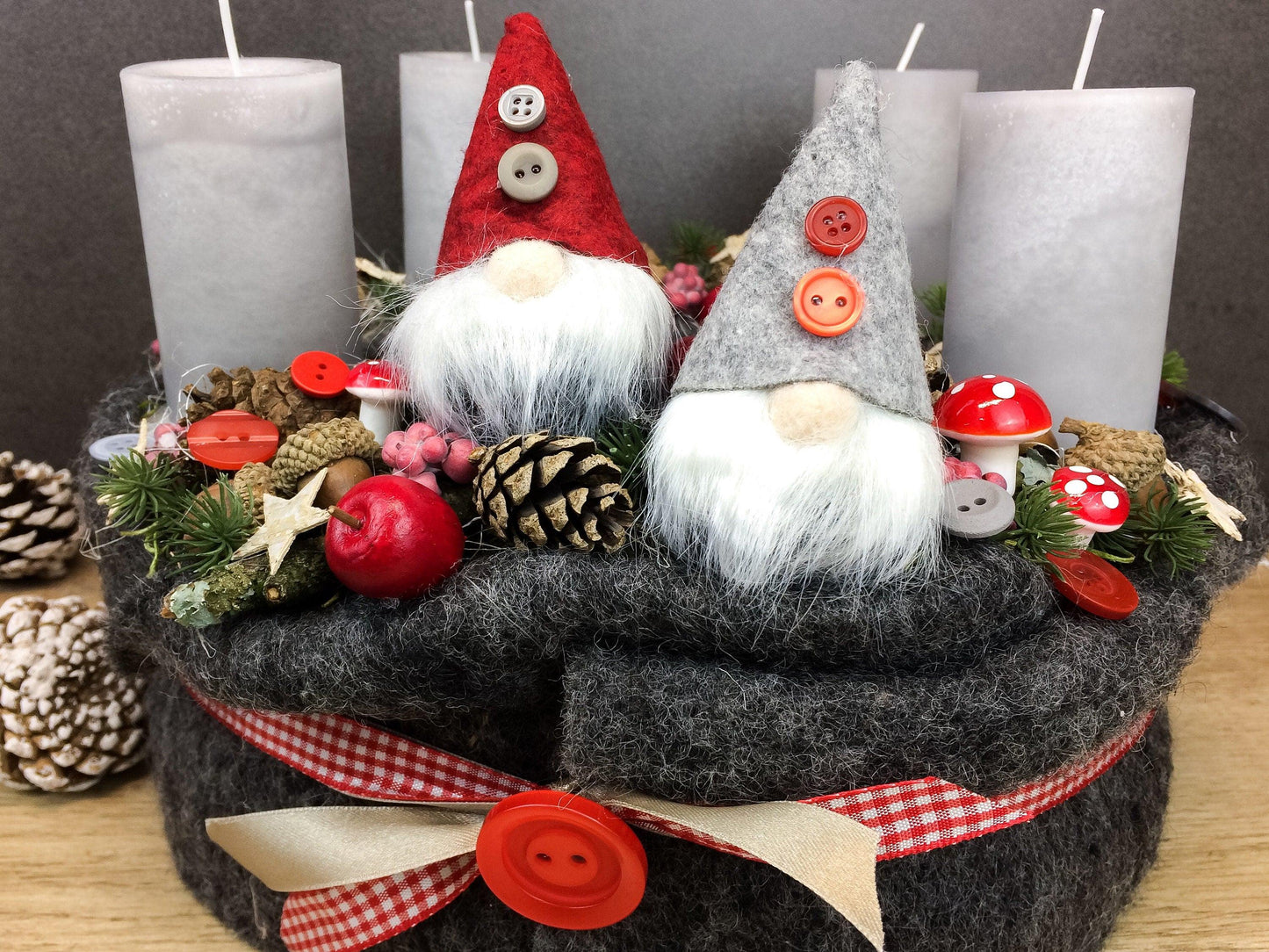 Romantischer Adventskranz mit Wichteln - Handgefertigte Weihnachtsdeko