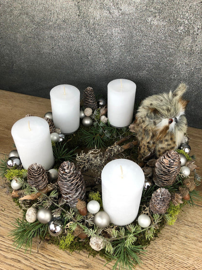 Adventskranz Eule mit Zapfen und Moos - Handgefertigtes Unikat