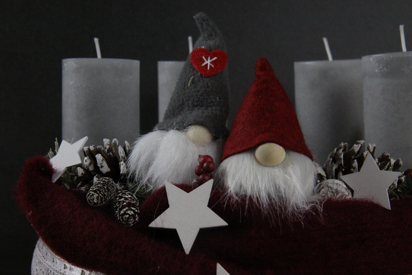 Adventskranz Adventskalender mit Wichteln & Sternen – Handgemachte skandinavische Weihnachtsdeko
