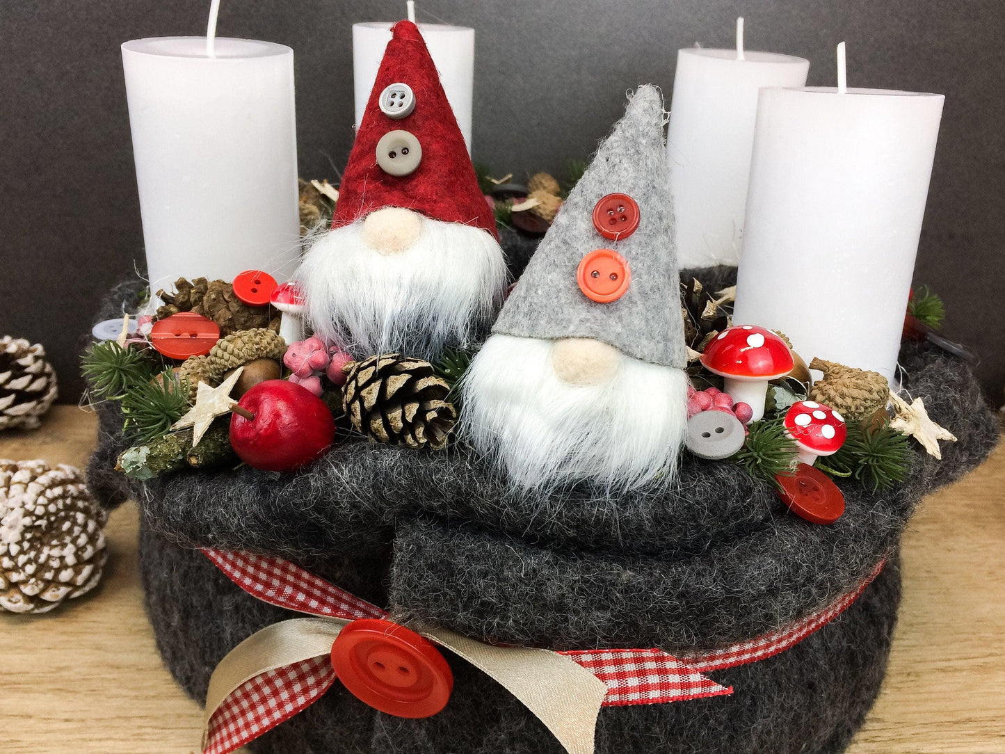 Romantischer Adventskranz mit Wichteln - Handgefertigte Weihnachtsdeko