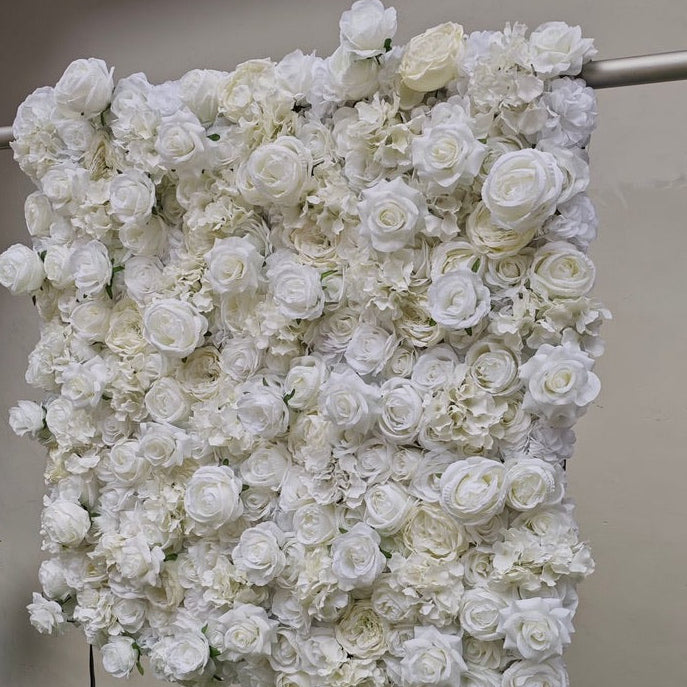 Blumenwand-Detail mit englischen Rosen in Creme – 3D-Optik, handgefertigt, ideal als Event-Dekoration
