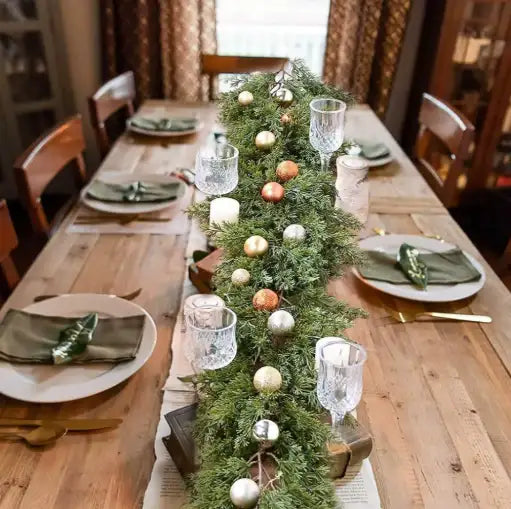 Edle künstliche Tannengirlande 1,90m – Langlebig & Nachhaltig, wahlweise mit LED & Weihnachtskugeln – handgemacht aus Seiden- und Kunstblumen, langlebig & pflegeleicht von SarahsFlowerStudio
