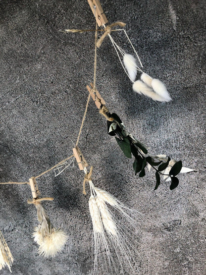Eukalyptus Wäscheleine mit Trockenblumen – Handgefertigte Fensterdeko