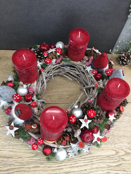 Skandinavischer Adventskranz mit Wichteln - Handgefertigte Weihnachtsdeko