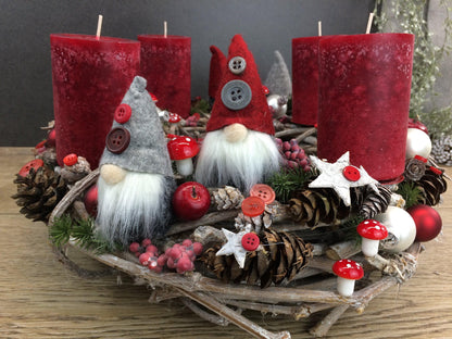 Skandinavischer Adventskranz mit Wichteln - Handgefertigte Weihnachtsdeko