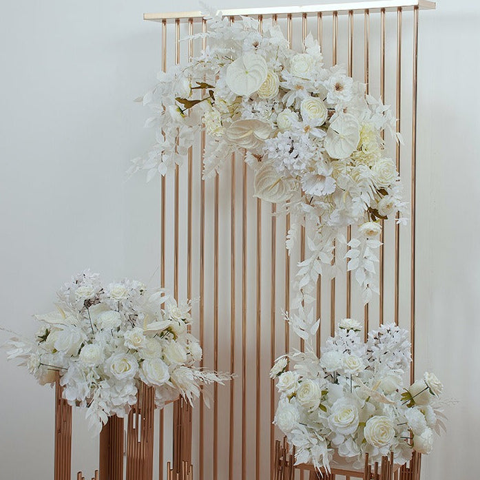 Premium Seidenblumen Gesteck in Ivory & Creme – Rosen, Anthurien & Hortensien | Exklusive Hochzeits- & Eventdekoration – Seidenblumen Gesteck – SarahsFlowerStudio