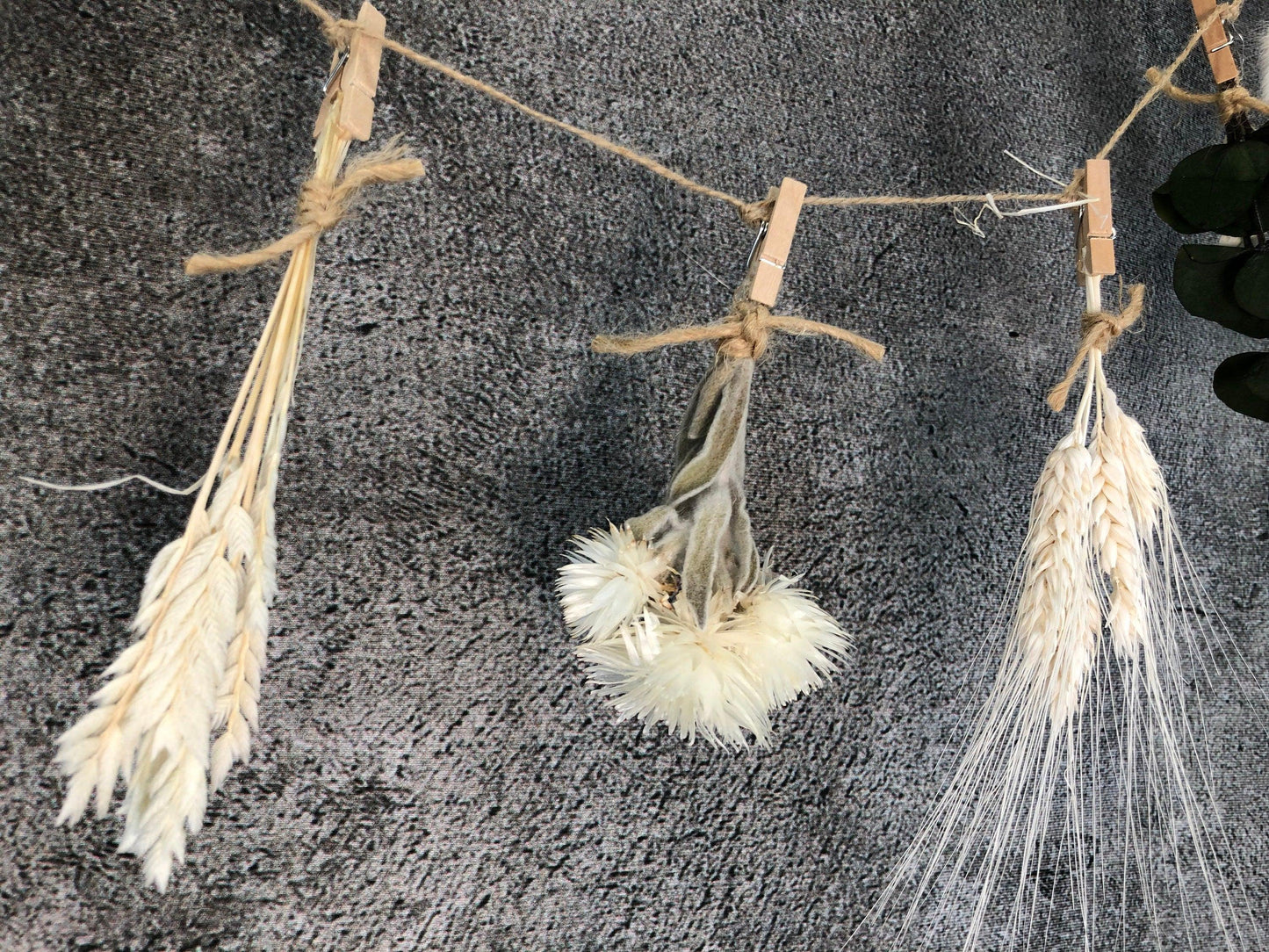 Eukalyptus Wäscheleine mit Trockenblumen – Handgefertigte Fensterdeko