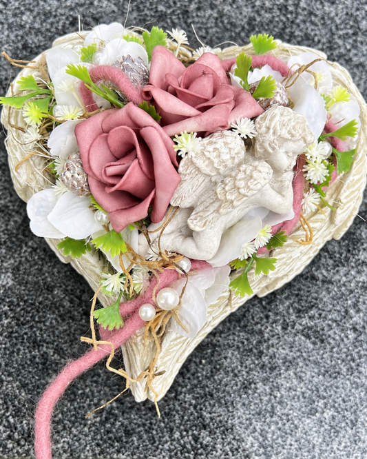 Grabherz Beton Flügel Seidenblumen Rose – langlebiger Grabschmuck – Grabgesteck – SarahsFlowerStudio