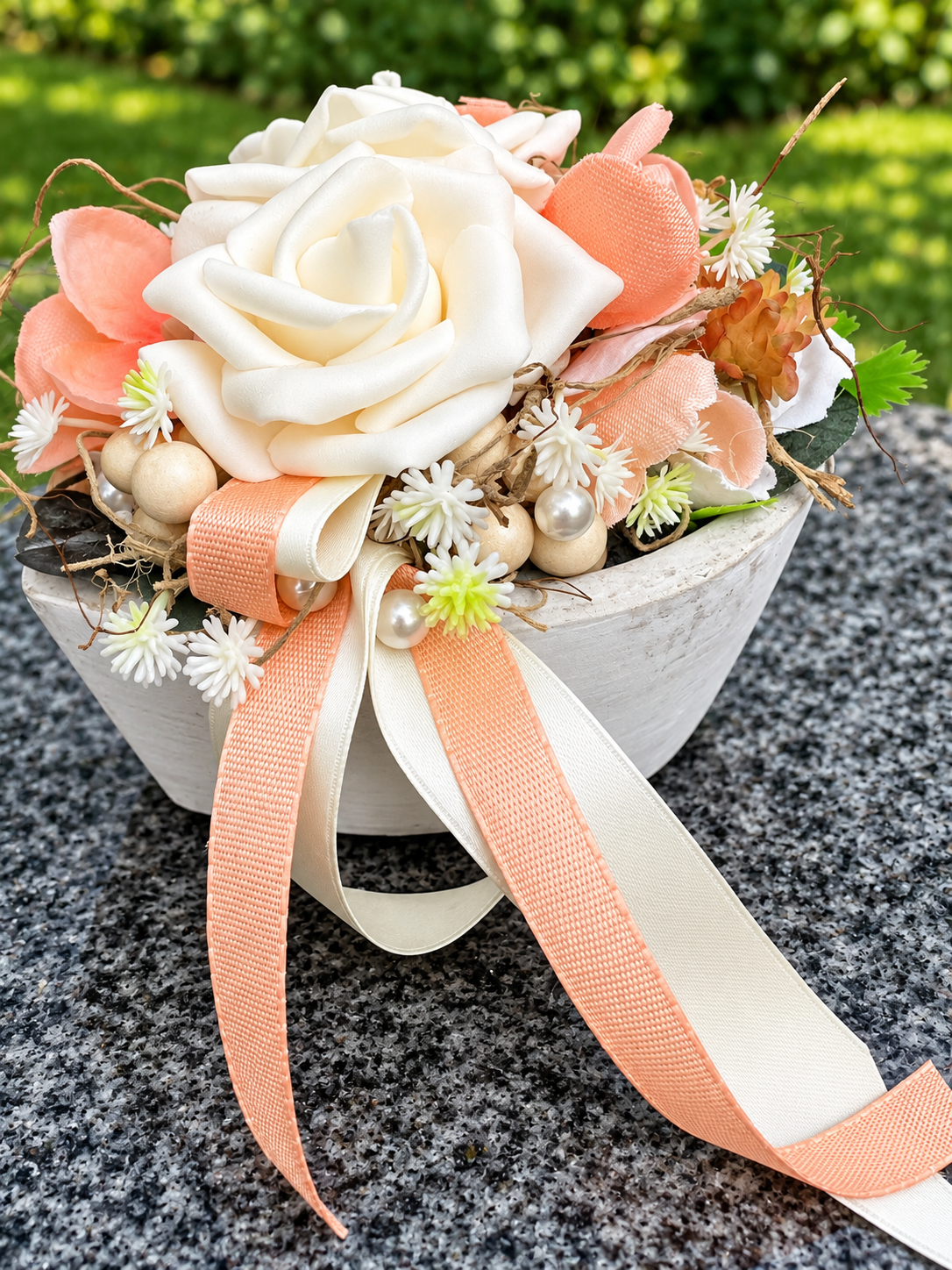Grabherz aus Beton mit Rosen – Ganzjähriger Grabschmuck | 10 & 14 cm – Grabgesteck – SarahsFlowerStudio