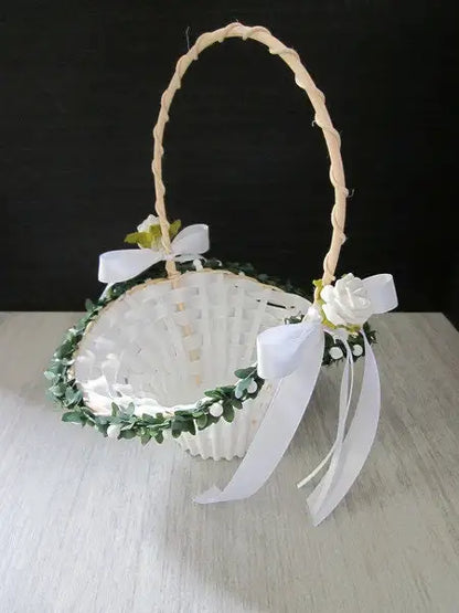 Blumenmädchen Korb Blumenkörbchen Streukörbchen Blumenstreukörbchen – handgemacht aus Seiden- und Kunstblumen, langlebig & pflegeleicht von SarahsFlowerStudio