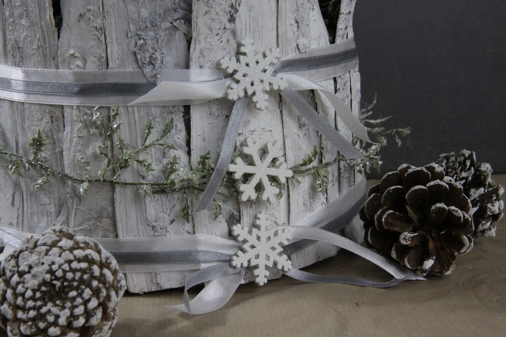 Adventskranz Adventskalender – handgemacht aus Seiden- und Kunstblumen, langlebig & pflegeleicht von SarahsFlowerStudio