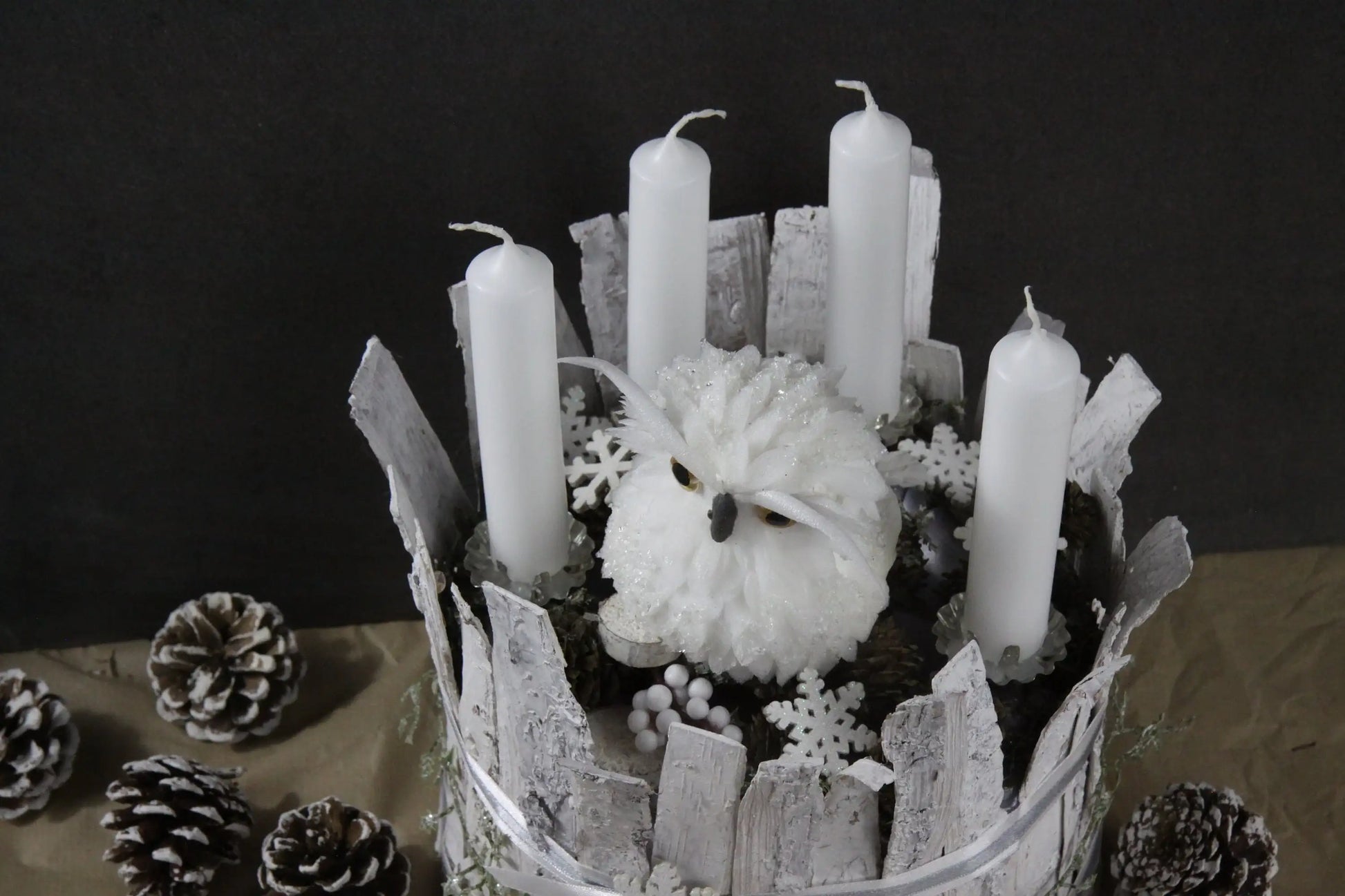 Adventskranz Adventskalender – handgemacht aus Seiden- und Kunstblumen, langlebig & pflegeleicht von SarahsFlowerStudio