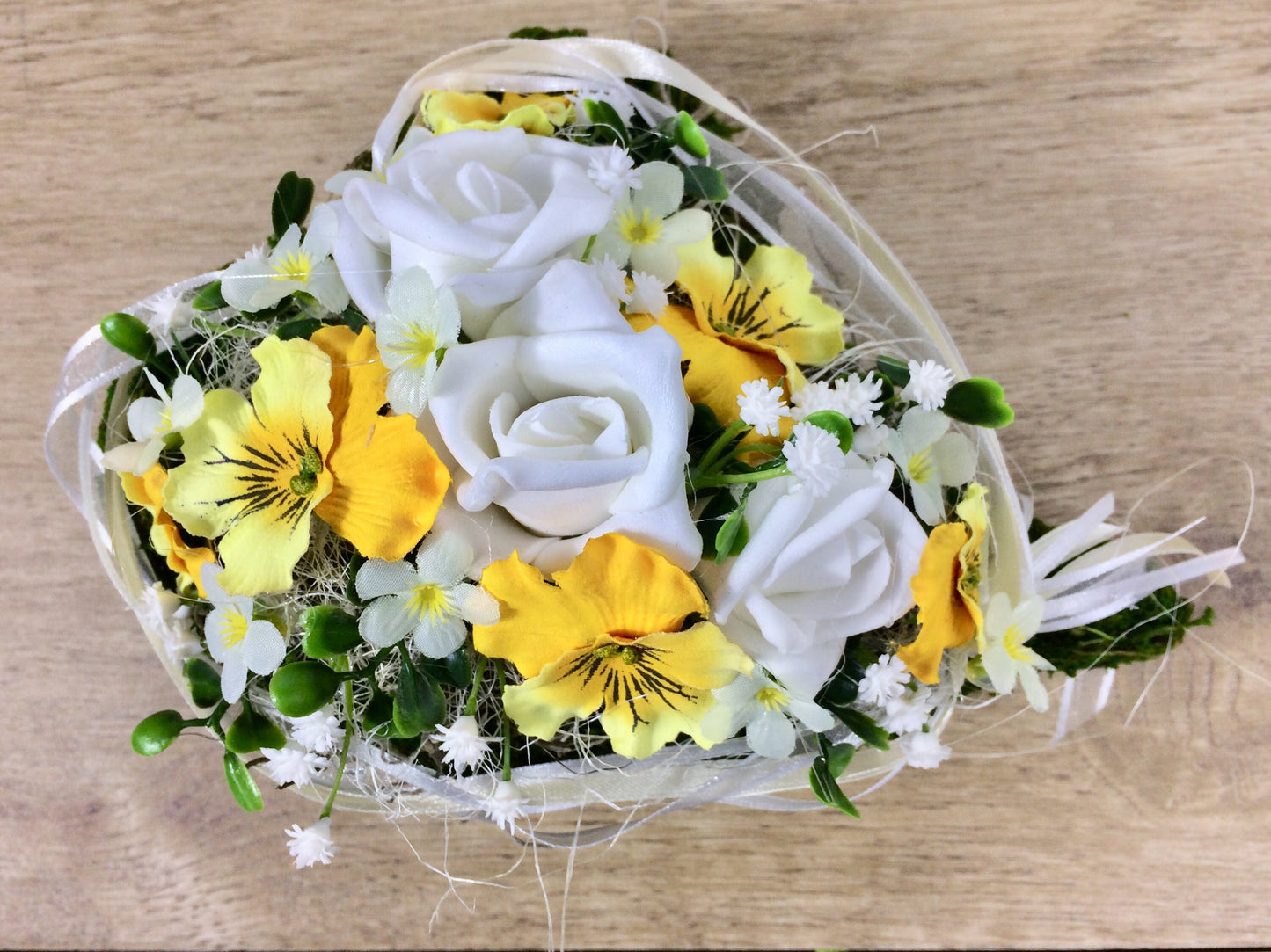 Seidenblumen Grabherz Rose mit Stiefmütterchen – Grabdekorat 2 – Grabgesteck – SarahsFlowerStudio