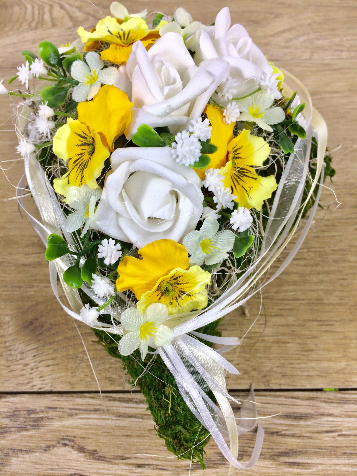 Seidenblumen Grabherz Rose mit Stiefmütterchen – Grabdekorat 2 – Grabgesteck – SarahsFlowerStudio