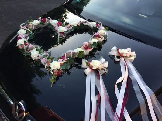 Autoschmuck Set 3 Teilig Herz und Schleifen Autodekoration Autoblumenschmuck Gesteck Hochzeit Kutschen Schmuck Kutschendeko Kutsche Wedding – handgemacht aus Seiden- und Kunstblumen, langlebig & pflegeleicht von SarahsFlowerStudio