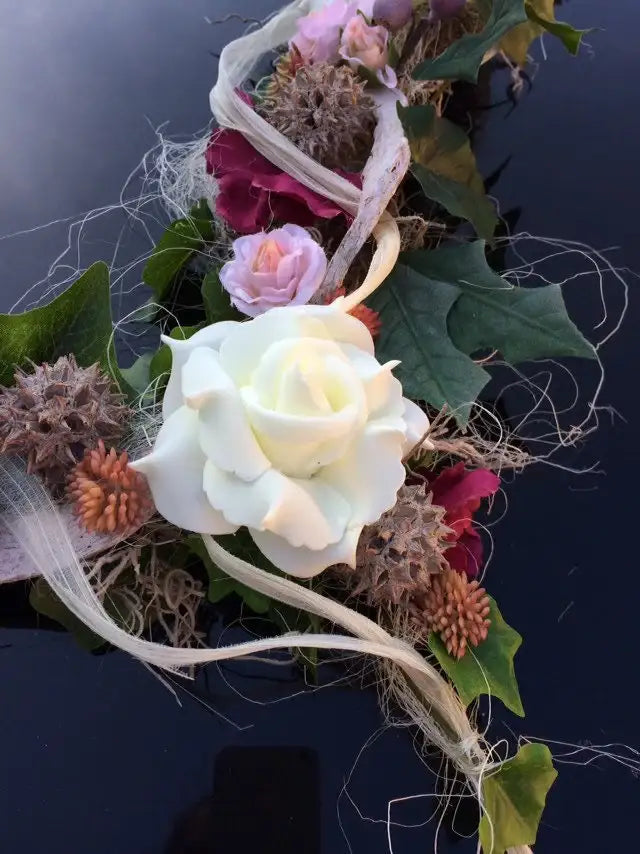 Autoschmuck Set 3 Teilig Herz und Schleifen Autodekoration Autoblumenschmuck Gesteck Hochzeit Kutschen Schmuck Kutschendeko Kutsche Wedding – handgemacht aus Seiden- und Kunstblumen, langlebig & pflegeleicht von SarahsFlowerStudio