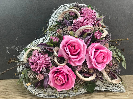 Grabgesteck Rose Dahlie Grabschmuck Herz Farbwunsch Grabdeko Grabdekoration – handgemacht aus Seiden- und Kunstblumen, langlebig & pflegeleicht von SarahsFlowerStudio