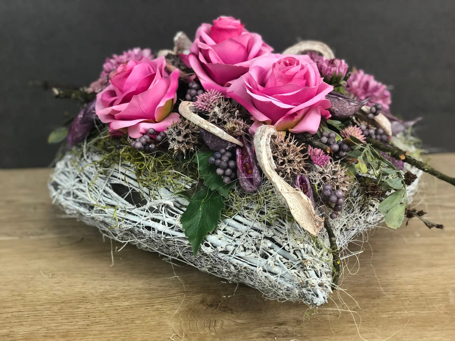 Grabgesteck Rose Dahlie Grabschmuck Herz Farbwunsch Grabdeko Grabdekoration – handgemacht aus Seiden- und Kunstblumen, langlebig & pflegeleicht von SarahsFlowerStudio