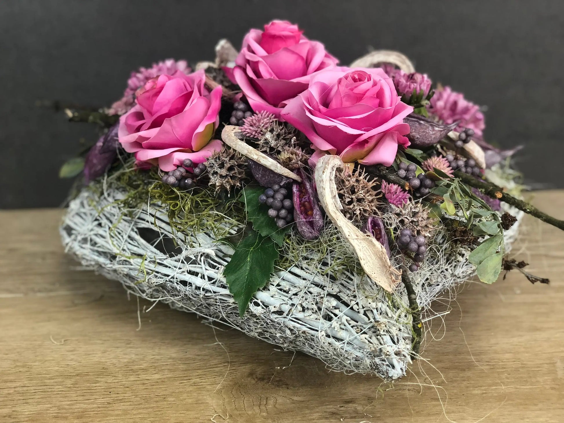 Grabgesteck Rose Dahlie Grabschmuck Herz Farbwunsch Grabdeko Grabdekoration – handgemacht aus Seiden- und Kunstblumen, langlebig & pflegeleicht von SarahsFlowerStudio