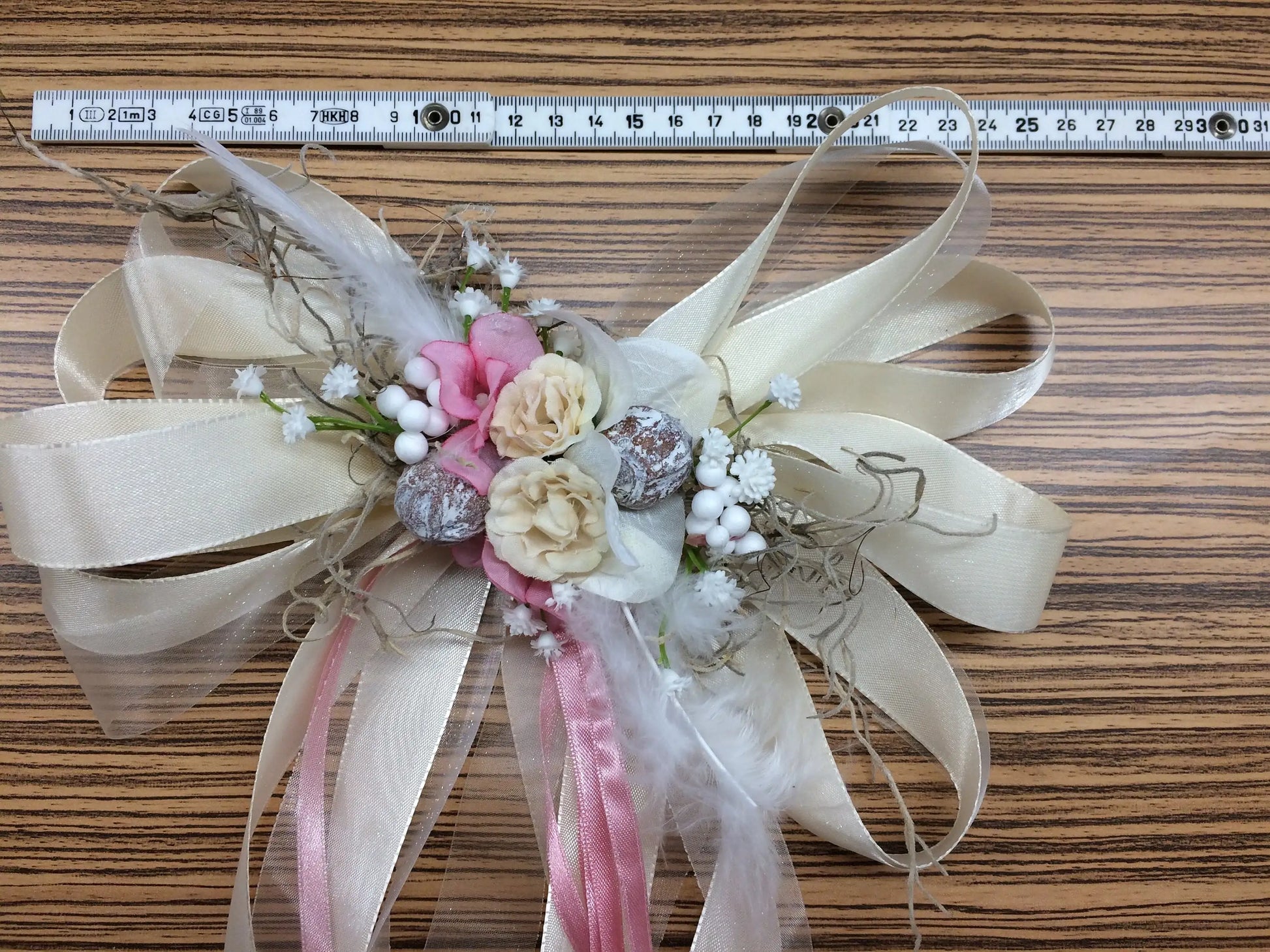 2 Schleifen 60cmx25cm Autoschleifen für Seitenspiegel Kirchenbank in Wunschfarbe große Schleife Dekoration Rose – handgemacht aus Seiden- und Kunstblumen, langlebig & pflegeleicht von SarahsFlowerStudio