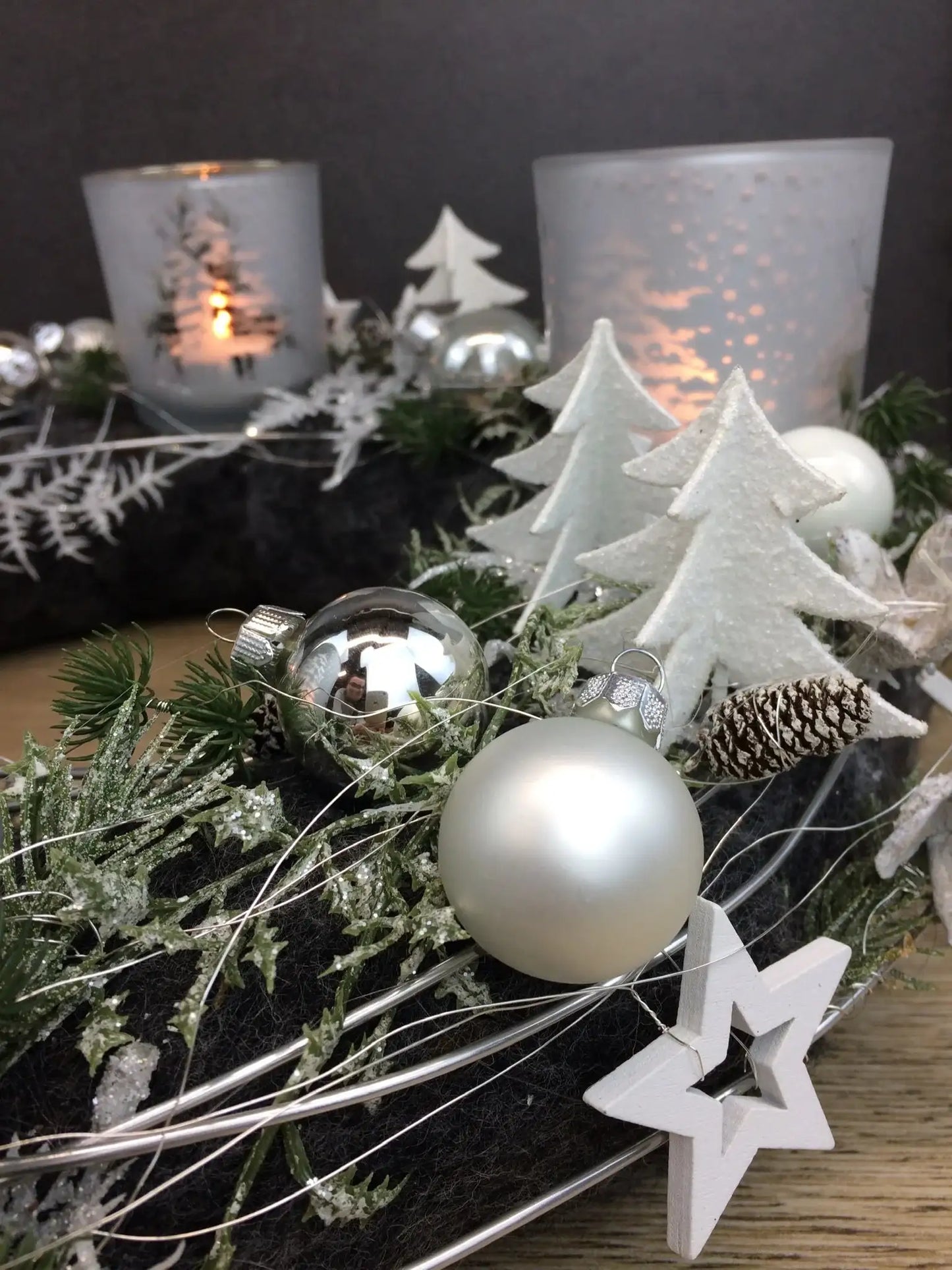 Adventskranz Adventskalender Gläser Zapfen Zimt 20er LED Lichterkette Kugeln Kerzen Tanne Filz Modern Natürlich Getrocknet Künstlich Haltbar – handgemacht aus Seiden- und Kunstblumen, langlebig & pflegeleicht von SarahsFlowerStudio