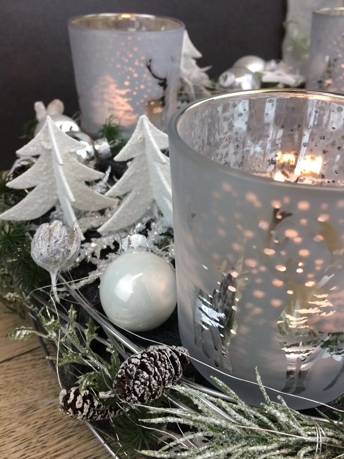 Adventskranz Adventskalender Gläser Zapfen Zimt 20er LED Lichterkette Kugeln Kerzen Tanne Filz Modern Natürlich Getrocknet Künstlich Haltbar – handgemacht aus Seiden- und Kunstblumen, langlebig & pflegeleicht von SarahsFlowerStudio