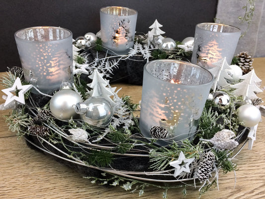 Adventskranz Adventskalender Gläser Zapfen Zimt 20er LED Lichterkette Kugeln Kerzen Tanne Filz Modern Natürlich Getrocknet Künstlich Haltbar – handgemacht aus Seiden- und Kunstblumen, langlebig & pflegeleicht von SarahsFlowerStudio