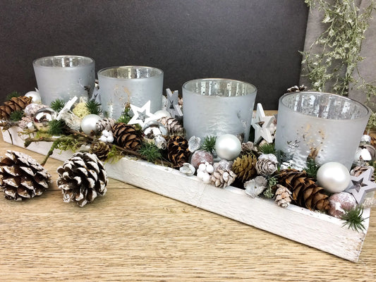 Adventskranz Adventskalender Modern Länglich Gläser Tablett in zwei verschiedenen Größen L und XL – handgemacht aus Seiden- und Kunstblumen, langlebig & pflegeleicht von SarahsFlowerStudio