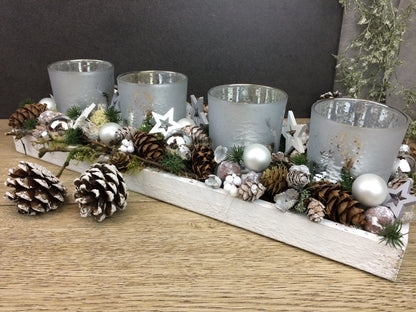 Adventskranz Adventskalender Modern Länglich Gläser Tablett in zwei verschiedenen Größen L und XL – handgemacht aus Seiden- und Kunstblumen, langlebig & pflegeleicht von SarahsFlowerStudio