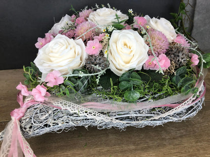 Grabgesteck Rosen Wiesenblumen Grabschmuck Herz Grabdeko Grabdekoration – handgemacht aus Seiden- und Kunstblumen, langlebig & pflegeleicht von SarahsFlowerStudio