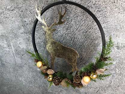 Türkranz Kranz Hirsch Advent Modern Ring Fenster Fensterschmuck Fensterdeko Deko Weihnachten Zapfen Wachszapfen – handgemacht aus Seiden- und Kunstblumen, langlebig & pflegeleicht von SarahsFlowerStudio