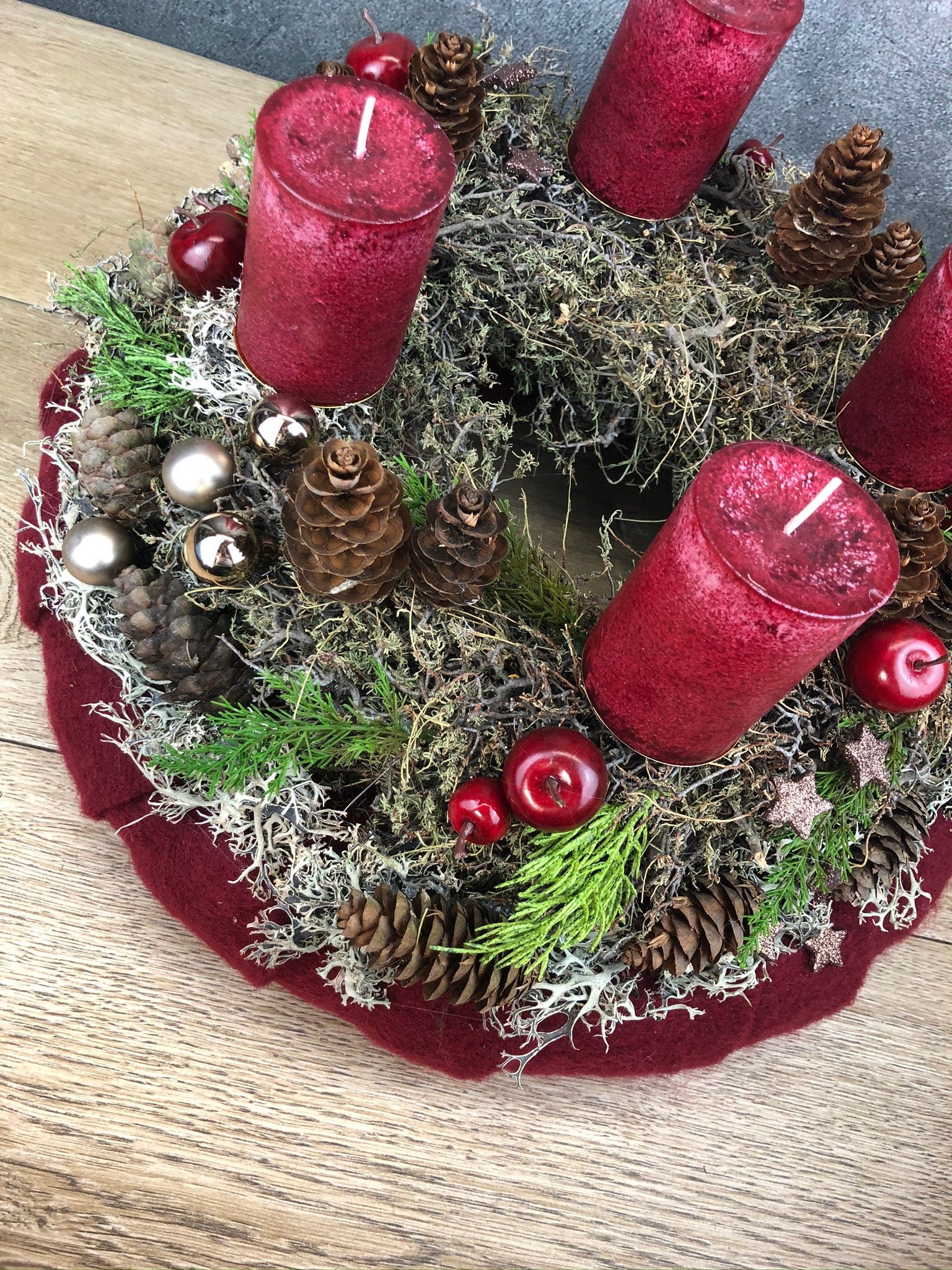 Adventskranz rund mit Zapfen – Naturmaterialien mehrjährig – Adventskranz – SarahsFlowerStudio