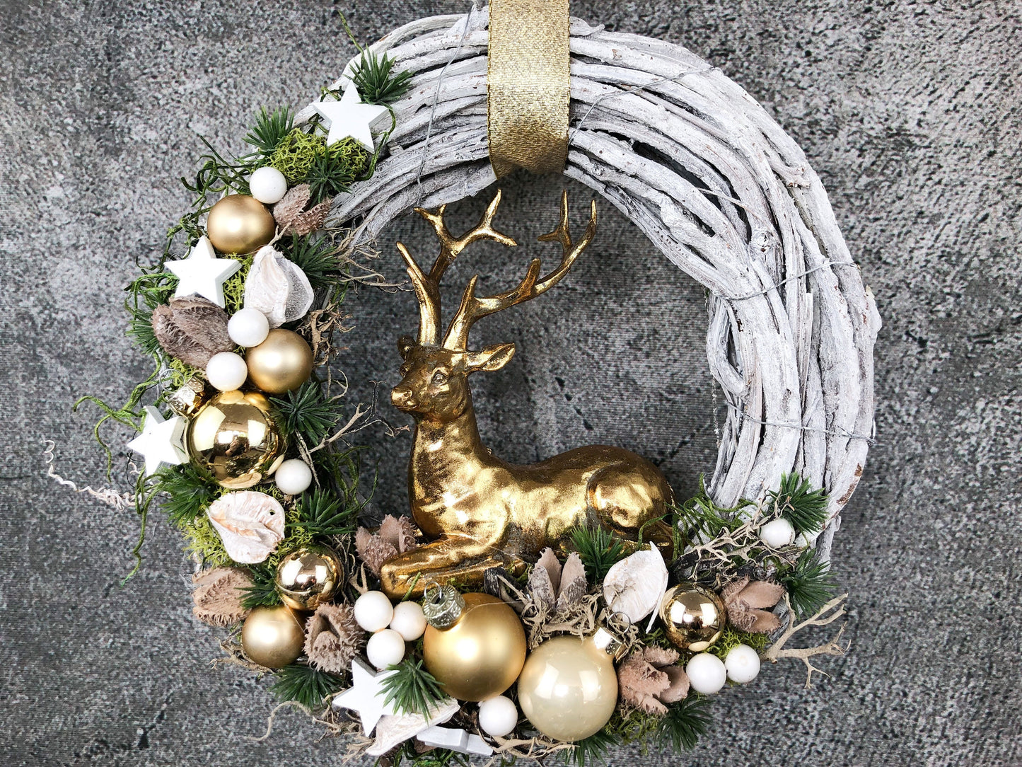 Weihnachtskranz Hirsch – Türkranz Weihnachten Tanne handgefertigt – Türkranz Weihnachten – SarahsFlowerStudio
