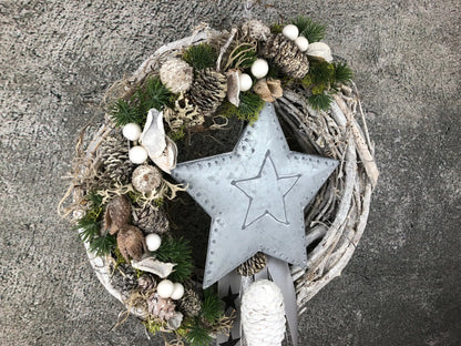 Advent Türkranz Türdeko Türschmuck Weihnachten Stern Metallstern mit LED – handgemacht aus Seiden- und Kunstblumen, langlebig & pflegeleicht von SarahsFlowerStudio