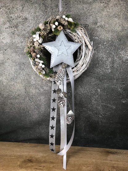 Advent Türkranz Türdeko Türschmuck Weihnachten Stern Metallstern mit LED – handgemacht aus Seiden- und Kunstblumen, langlebig & pflegeleicht von SarahsFlowerStudio