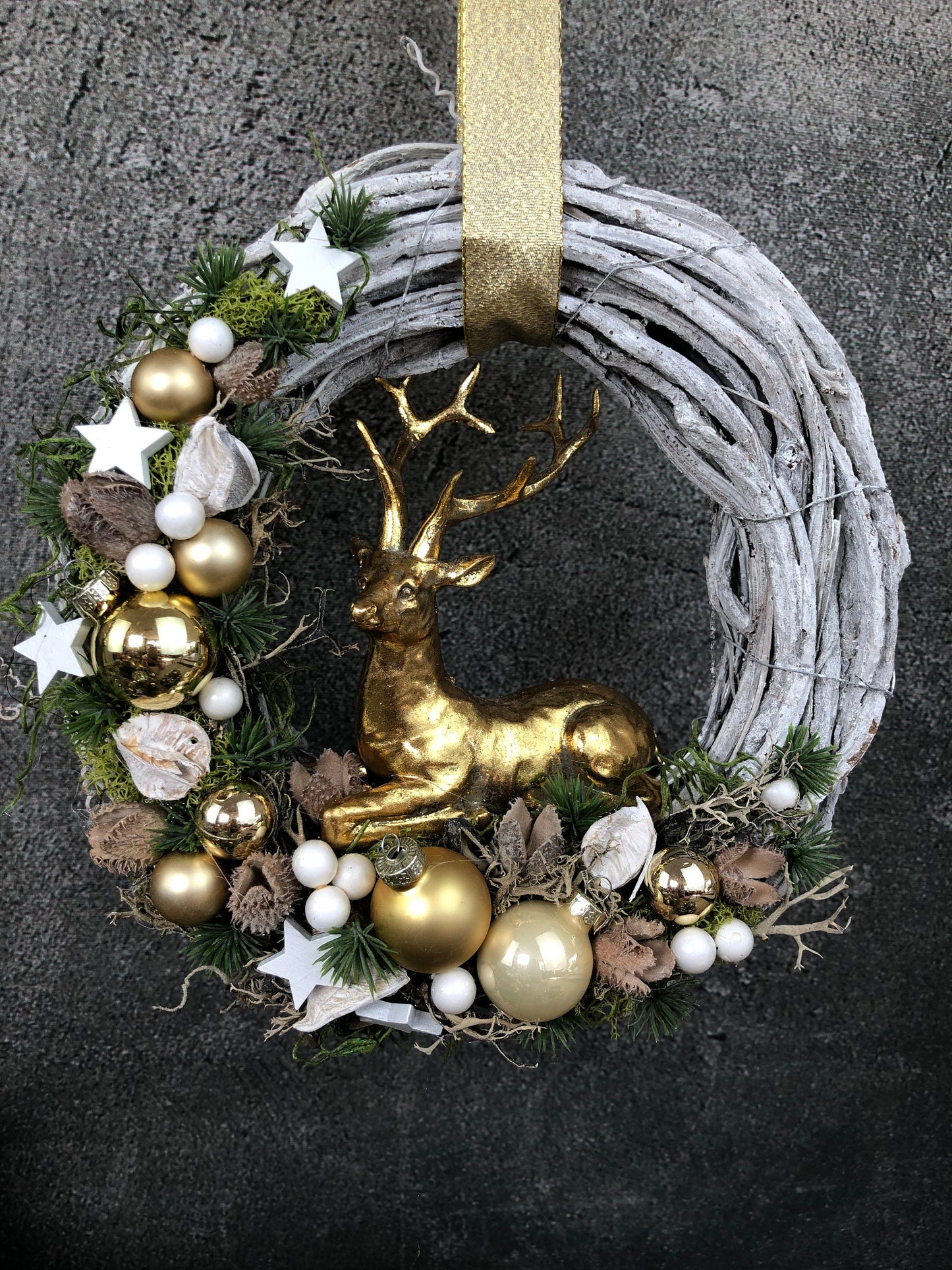 Weihnachtskranz Hirsch – Türkranz Weihnachten Tanne handgefertigt – Türkranz Weihnachten – SarahsFlowerStudio
