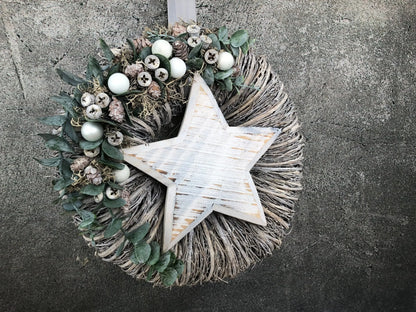Türkranz Stern Advent Kranz Eukalyptus Stern Türdekoration Weihnachten Weidenkranz – handgemacht aus Seiden- und Kunstblumen, langlebig & pflegeleicht von SarahsFlowerStudio
