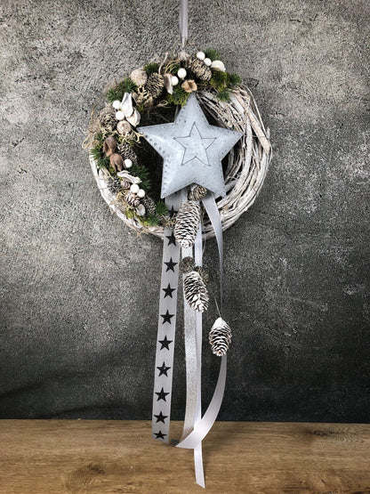 Advent Türkranz Türdeko Türschmuck Weihnachten Stern Metallstern mit LED – handgemacht aus Seiden- und Kunstblumen, langlebig & pflegeleicht von SarahsFlowerStudio