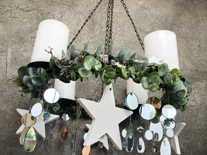 Adventskranz Eukalyptus Spiegel hängender Hänger hängen Adventskalender Wichtel Weiß Stern Eukalyptus – handgemacht aus Seiden- und Kunstblumen, langlebig & pflegeleicht von SarahsFlowerStudio