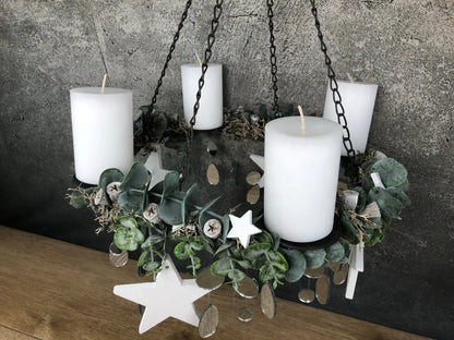 Adventskranz Eukalyptus Spiegel hängender Hänger hängen Adventskalender Wichtel Weiß Stern Eukalyptus – handgemacht aus Seiden- und Kunstblumen, langlebig & pflegeleicht von SarahsFlowerStudio